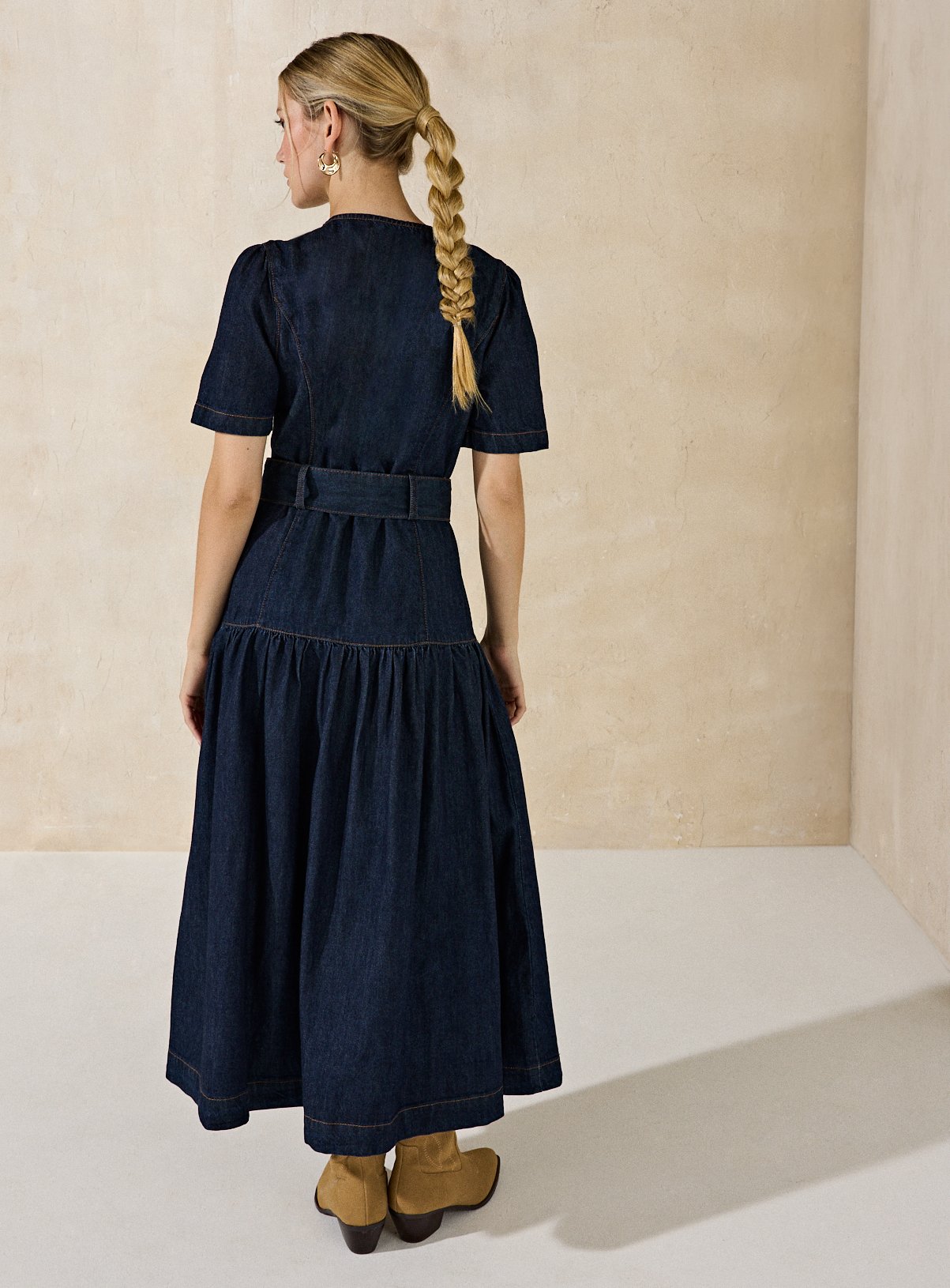 EVERBELLE Dark Denim Belted Midi Dress 8 - Image 4 thumbnail